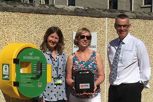 Dalkeith’s first lifesaving 24/7 public defibrillator unveiled