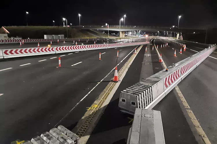 QC barriers deployed south of Queensferry Crossing
